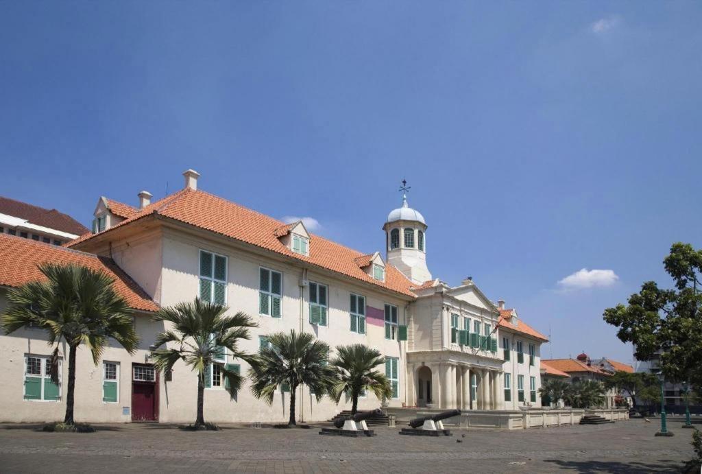 Oriental Pasar Baru Hotel